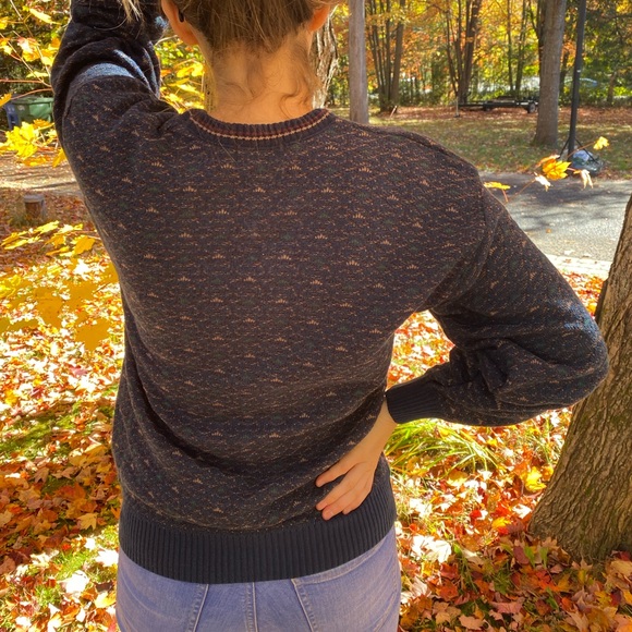 BHC sweaters for men Size M, unisex, Perfect for women for fall look - Picture 5 of 11